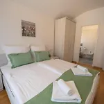 Tonka Holiday home Nova Vas (Porec)
