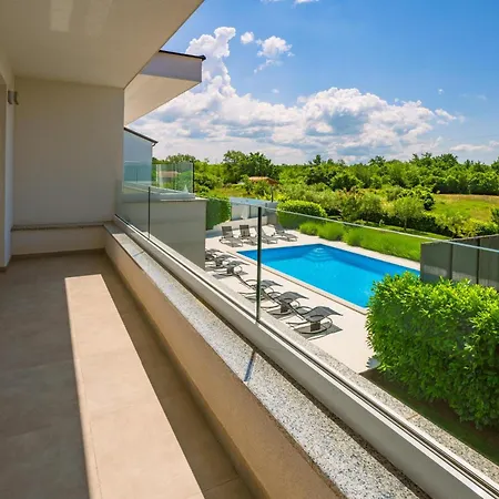 Tonka * Nova Vas (Porec)