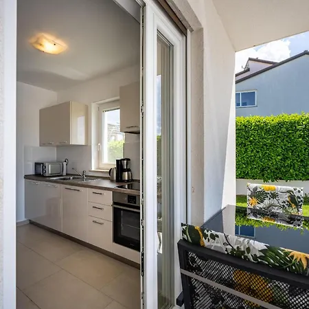 Tonka Vikendica Nova Vas (Porec)