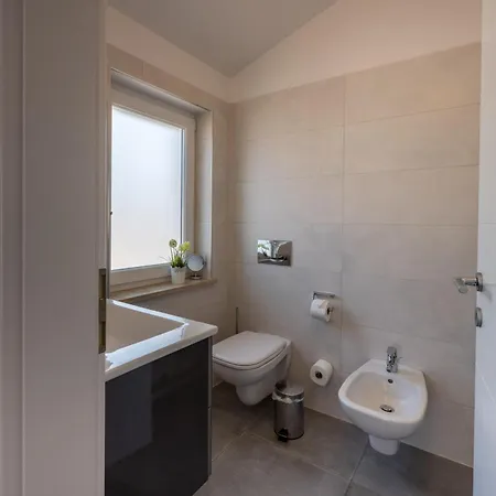 Tonka * Nova Vas (Porec)